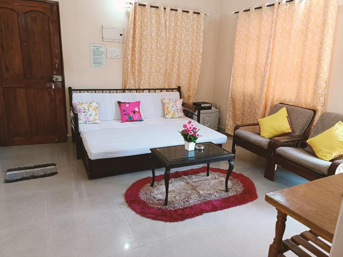 Saldanha Kyle Gardens Apartment Calangute Bagian luar foto