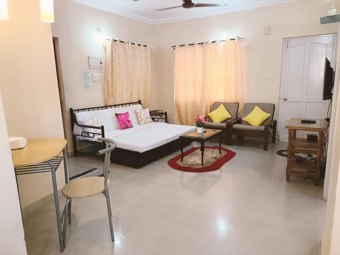 Saldanha Kyle Gardens Apartment Calangute Bagian luar foto